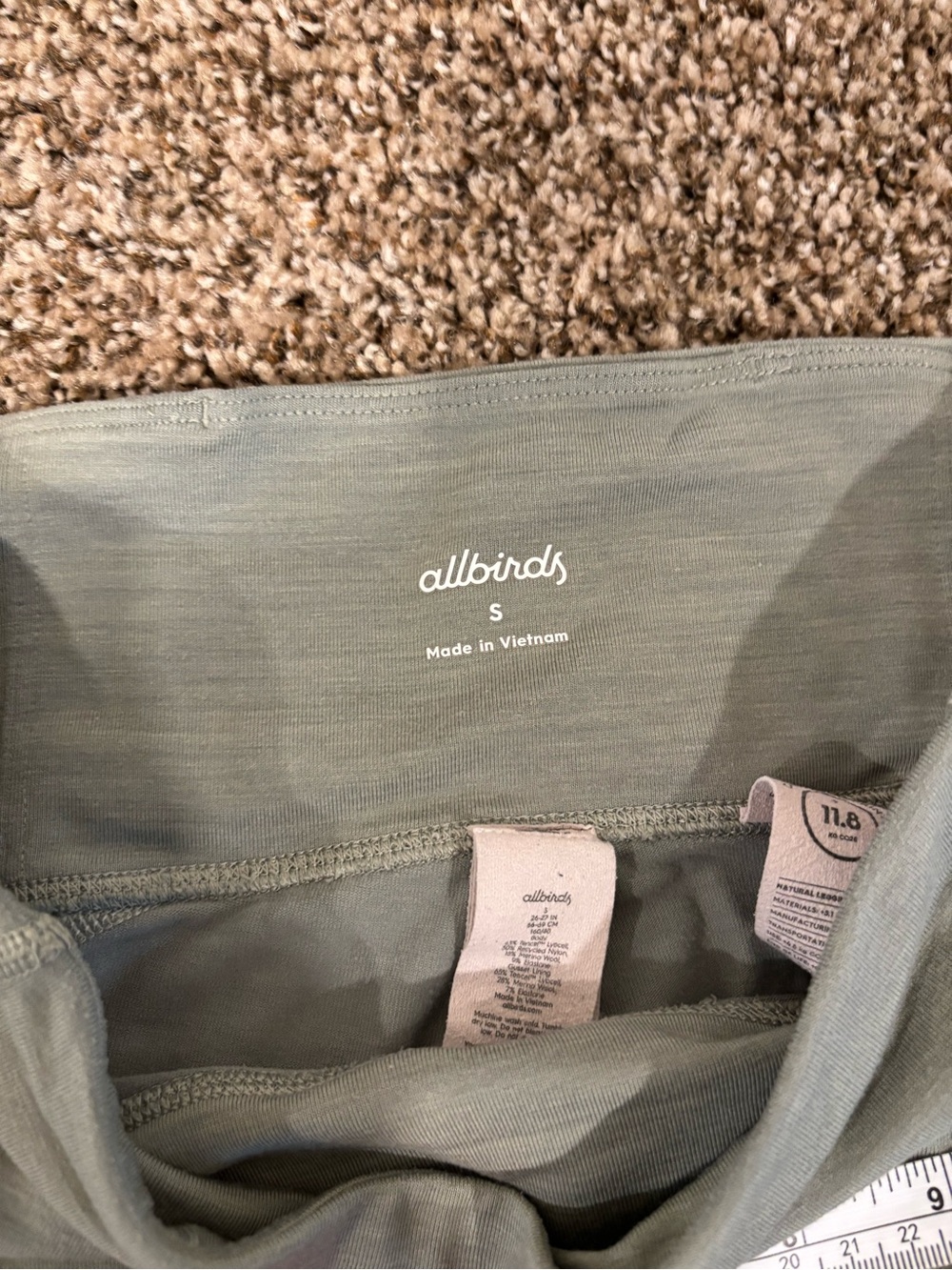 Allbirds 3/4 Length Sage Green Leggings - Picture 7 of 8